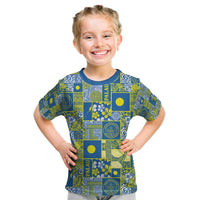 Palau Ungil Kurismas Kid T Shirt Pacific Patchwork Xmas Vibes - Polynesian Pride
