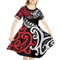 Honour The Treaty New Zealand Personalised Kid Short Sleeve Dress Toitu Te Tiriti Half Fern with Haka dance