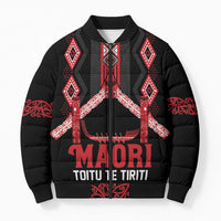 Toitu Te Tiriti Waitangi Bomber Puffer Jacket Black Wharenui House LT9 Unisex Black - Polynesian Pride