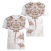 New Zealand Manta Ray Tattoo Women V-Neck T-Shirt Aotearoa Maori Haehae Beige - Polynesian Pride