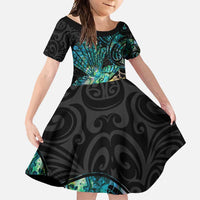New Zealand Fantail Bird Family Matching Long Sleeve Bodycon Dress and Hawaiian Shirt Maori Piwakawaka Kowhai - Paua Shell Pattern LT14 Daughter's Dress Green - Polynesian Pride
