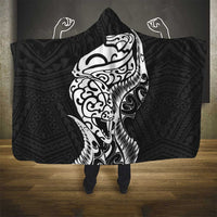 New Zealand Eel Hooded Blanket Tuna Aotearoa Maori Patten - Black