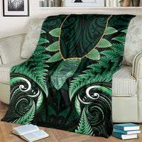 Aotearoa Pounamu Niho Blanket Silver Fern Mix Maori Pattern - Green