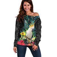 Sulphur-crested Cockatoo New Zealand Off Shoulder Sweater Paua Shell Aotearoa Maori Tropical Flowers - Polynesian Pride
