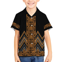 Gold Aotearoa Mangopare Kowhaiwhai and Niho Taniwha Family Matching Puletasi and Hawaiian Shirt Maori New Zealand LT14 Son's Shirt Gold - Polynesian Pride