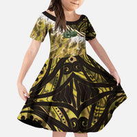 Yellow Traditional Cloak Aotearoa Kid Short Sleeve Dress Maori Paua Shell Korowai Pattern
