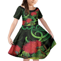 New Zealand Gecko Family Matching Mermaid Dress and Hawaiian Shirt Aotearoa Maori With Pohutukawa Flowers LT14 Daughter's Dress Black - Polynesian Pride