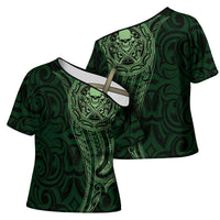 New Zealand Skull Darts Cross Shoulder Shirt Aotearoa Maori Chest Tattoo Stylized Green - Polynesian Pride