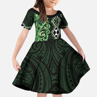 Green Aotearoa Family Matching Off Shoulder Maxi Dress and Hawaiian Shirt Taniko Motifs With Paua Shell Kowhaiwhai LT14 Daughter's Dress Green - Polynesian Pride