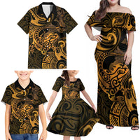 New Zealand Tuatara Family Matching Off Shoulder Maxi Dress and Hawaiian Shirt Aotearoa Maori Clematis Flowers - Gold LT14 - Polynesian Pride