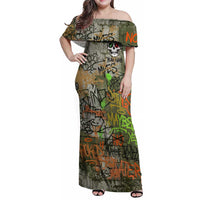Yeah Nah Graffiti Skull New Zealand Slang Family Matching Off Shoulder Maxi Dress and Hawaiian Shirt Kiwi Grunge Brick Wall and Bold Urban Street Art TS04 Mom's Dress Multicolor - Polynesian Pride
