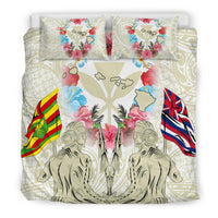 Hawaii Map Kanaka Two Men Holding Flag Bedding Set - AH - Beige - Polynesian Pride