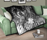 Vanuatu Premium Quilt - Humpback Whale with Tropical Flowers (White) - Polynesian Pride