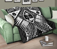 Guam Polynesian Premium Quilt - Guam White Seal with Polynesian Tattoo Ver 01 - Polynesian Pride