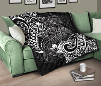 Chuuk Premium Quilt - White Shark Polynesian Tattoo - Polynesian Pride