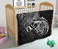 Hawaii Map Turtle Hibiscus Divise White Polynesian Premium Quilt - Polynesian Pride