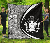 Cook Islands Coat Of Arms Polynesian Premium Quilt - Circle Style - 01 - Polynesian Pride