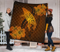 Hawaii Whale Swim Poly Premium Quilt - Polynesian Pride