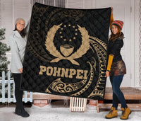 Pohnpei Micronesia Premium Quilt - Gold Tribal Wave - Polynesian Pride