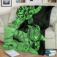 Hawaii Turtle Premium Blanket Polynesian Hibiscus Art Green AH - Polynesian Pride