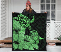 Hawaii Turtle Premium Quilt Polynesian Hibiscus Art Green AH - Polynesian Pride