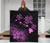 Hawaii Hibiscus Map Polynesian Ancient Purple Premium Quilt - Polynesian Pride