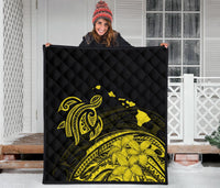 Hawaii Map Plumeria Polynesian Yellow Premium Quilt - Polynesian Pride