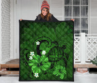 Hawaii Turtle Poly Tribal Green Premium Quilt - Polynesian Pride