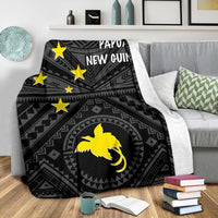 Papua New Guinea Premium Blanket - Flag With Polynesian Patterns (Black) - Polynesian Pride