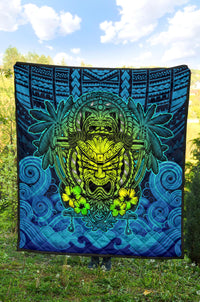 Hawaii Polynesian Premium Quilt - Hawaiian Green Yellow Tiki Face (Blue) - Polynesian Pride