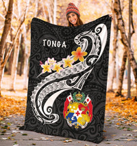 Tonga Premium Blanket - Tonga Seal Polynesian Patterns Plumeria (Black) - Polynesian Pride