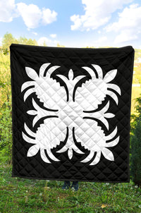 Hawaiian Premium Quilt Royal Pattern - Black And White - A2 Style - Polynesian Pride