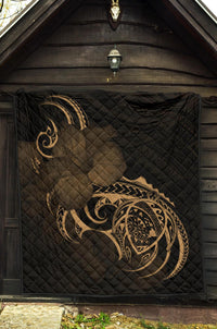 Hawaii Map Turtle Hibiscus Divise Gold Polynesian Premium Quilt - Polynesian Pride