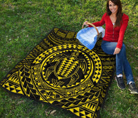 Hawaiian Kakau Honu Arc Yellow Polynesian Premium Quilt - Polynesian Pride