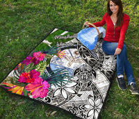 Marshall Islands Premium Quilt White - Turtle Plumeria Banana Leaf Crest - Polynesian Pride