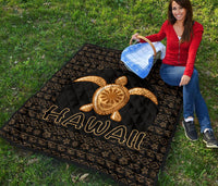 Hawaii Turtle Golden Premium Quilt - Polynesian Pride
