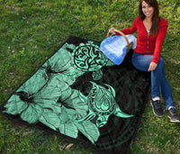 Hawaii Turtle Premium Quilt Polynesian Hibiscus Art Turquoise AH - Polynesian Pride