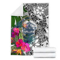 Palau Premium Blanket White - Turtle Plumeria Banana Leaf Crest - Polynesian Pride