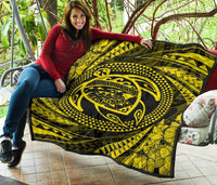 Hawaiian Kanaka Honu Hibiscus Tornando Yellow Polynesian Premium Quilt - Polynesian Pride