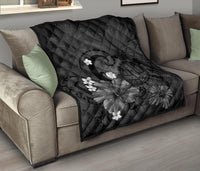 Hawaii Turtle Poly Tribal Gray Premium Quilt - Polynesian Pride