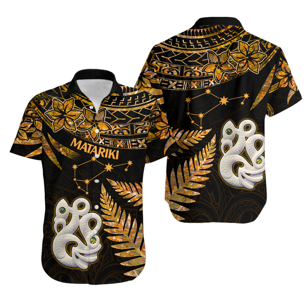 Couples Matching Hawaiian Outfits Matariki New Zealand Puletasi Dress and Hawaiian Shirt Manaia with Paua Shell - Gold LT9 - Polynesian Pride