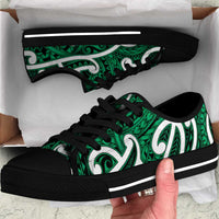 Aotearoa Maori Kowhaiwhai Low Top Shoes Kakariki Puhoro and Patiki LT9 Green - Polynesian Pride