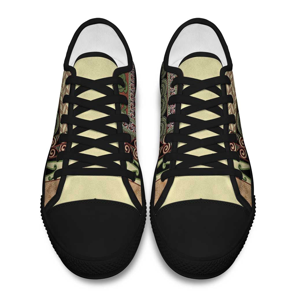 Beige Aotearoa Kowhaiwhai Pattern Low Top Shoes NZ Maori Quilt Style LT14 - Polynesian Pride