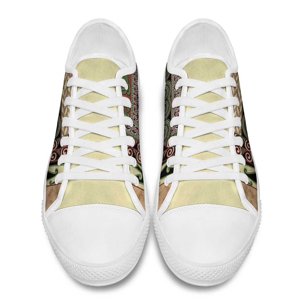 Beige Aotearoa Kowhaiwhai Pattern Low Top Shoes NZ Maori Quilt Style LT14 - Polynesian Pride