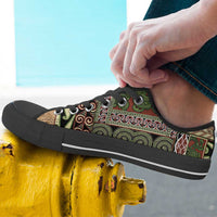 Beige Aotearoa Kowhaiwhai Pattern Low Top Shoes NZ Maori Quilt Style LT14 - Polynesian Pride