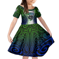 Personalised New Zealand Warriors Family Matching Puletasi Dress and Hawaiian Shirt Maori Silver Fern Green DT02 Daughter's Dress Green - Polynesian Pride