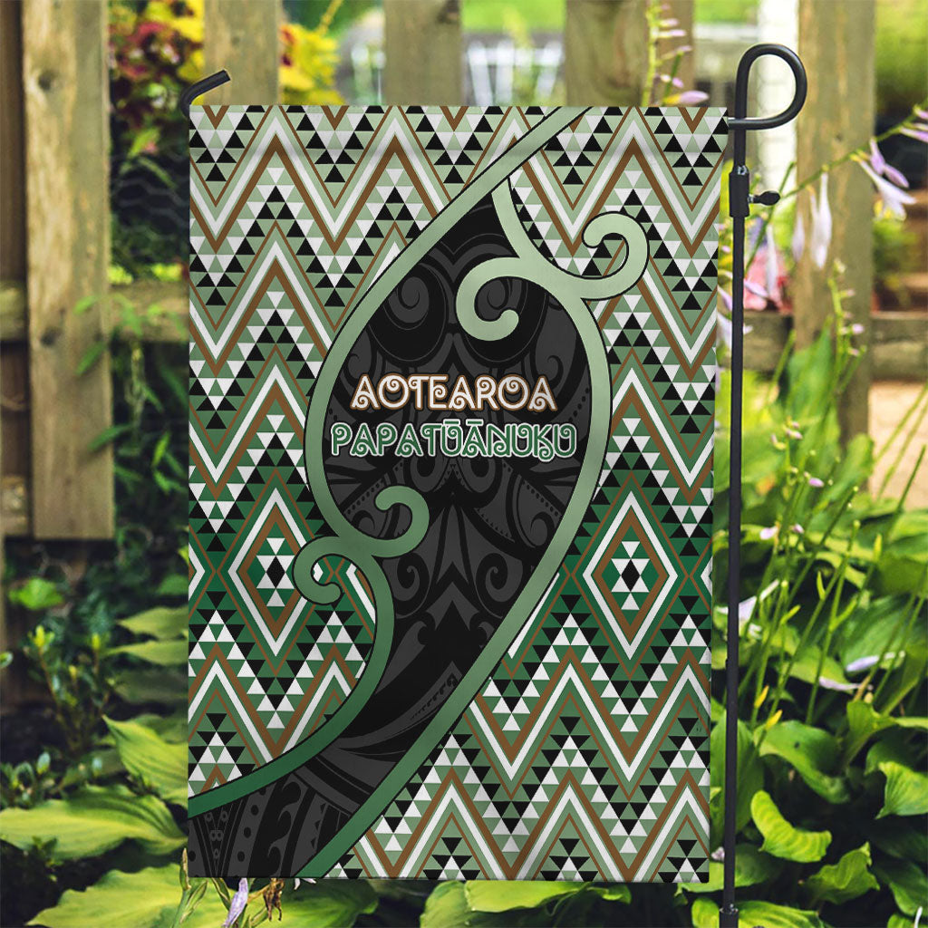 Aotearoa Atua Papatuanuku Garden Flag Earth Mother Father Koru Patterns DT05 Garden Flag Green - Polynesian Pride
