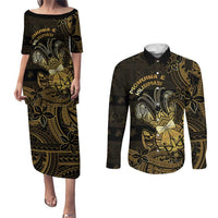 Niue Christmas Couples Matching Puletasi and Long Sleeve Button Shirt Niuean Crab Xmas Tribal Waves DT05 Gold - Polynesian Pride