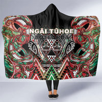 Aotearoa Ngai Tuhoe Hooded Blanket Maori Tribal Red And Green Paua Shell Pattern DT05 One Size Red - Polynesian Pride