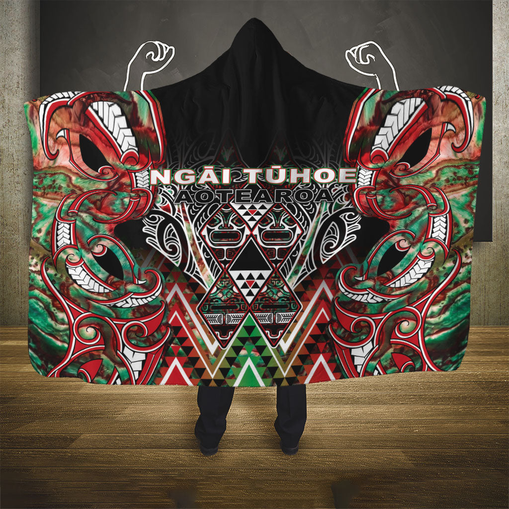 Aotearoa Ngai Tuhoe Hooded Blanket Maori Tribal Red And Green Paua Shell Pattern DT05 - Polynesian Pride